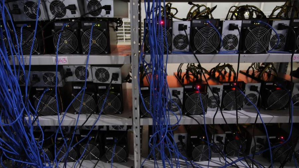 Нелегальные майнинговые фермы накрыли сразу в нескольких российских регионах